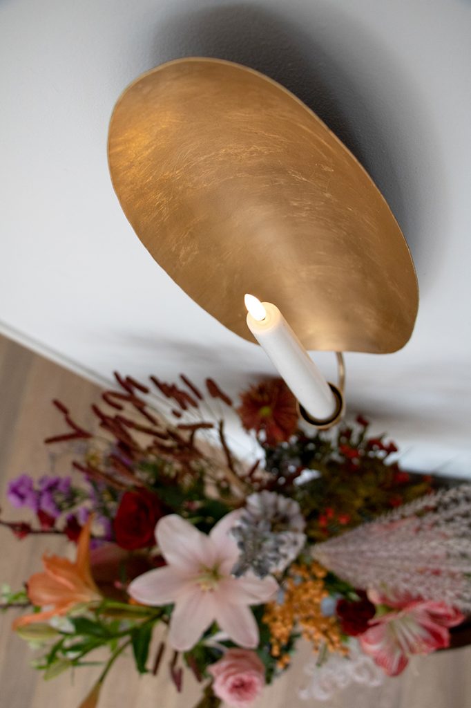 Elegante muurlamp van helder kristal en goudkleurig metaal - Giova
