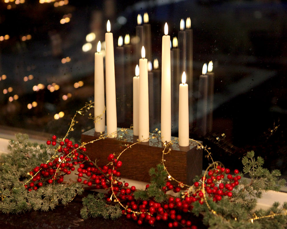 KaarsenBlok30 Charcoal met Kerstdecoratie